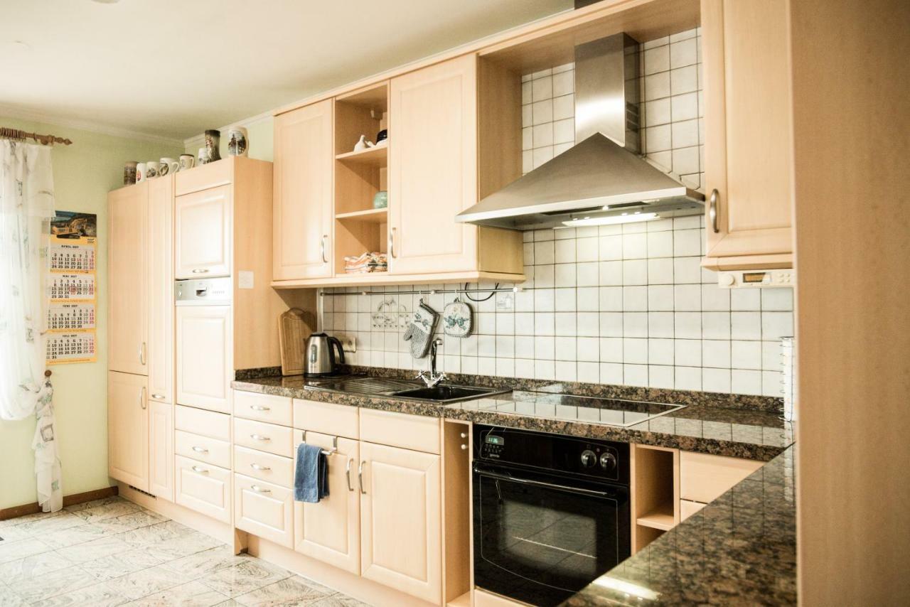 Appartement Haus Helene à Ochtendung Extérieur photo